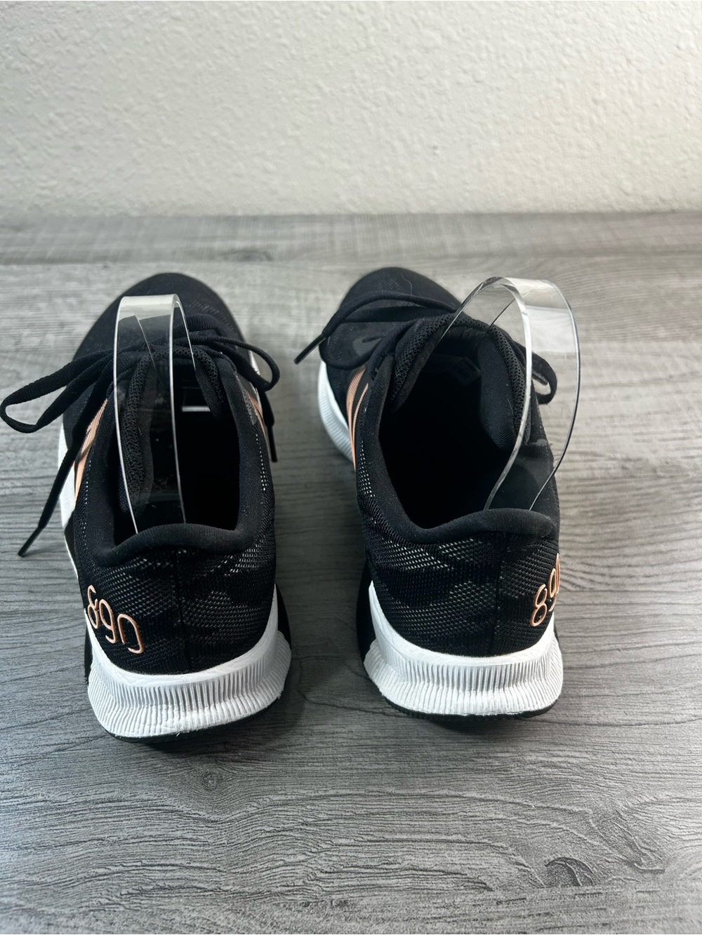 New Balance Fuel Cell 890 Women’s Size 9 Black Sneakers with Copper 'N' Accent - Picture 9 of 16